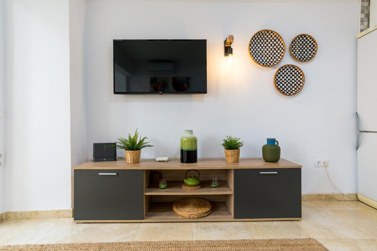Mp5-Just Renovated Apartment Right On The Beach Malaga Bagian luar foto